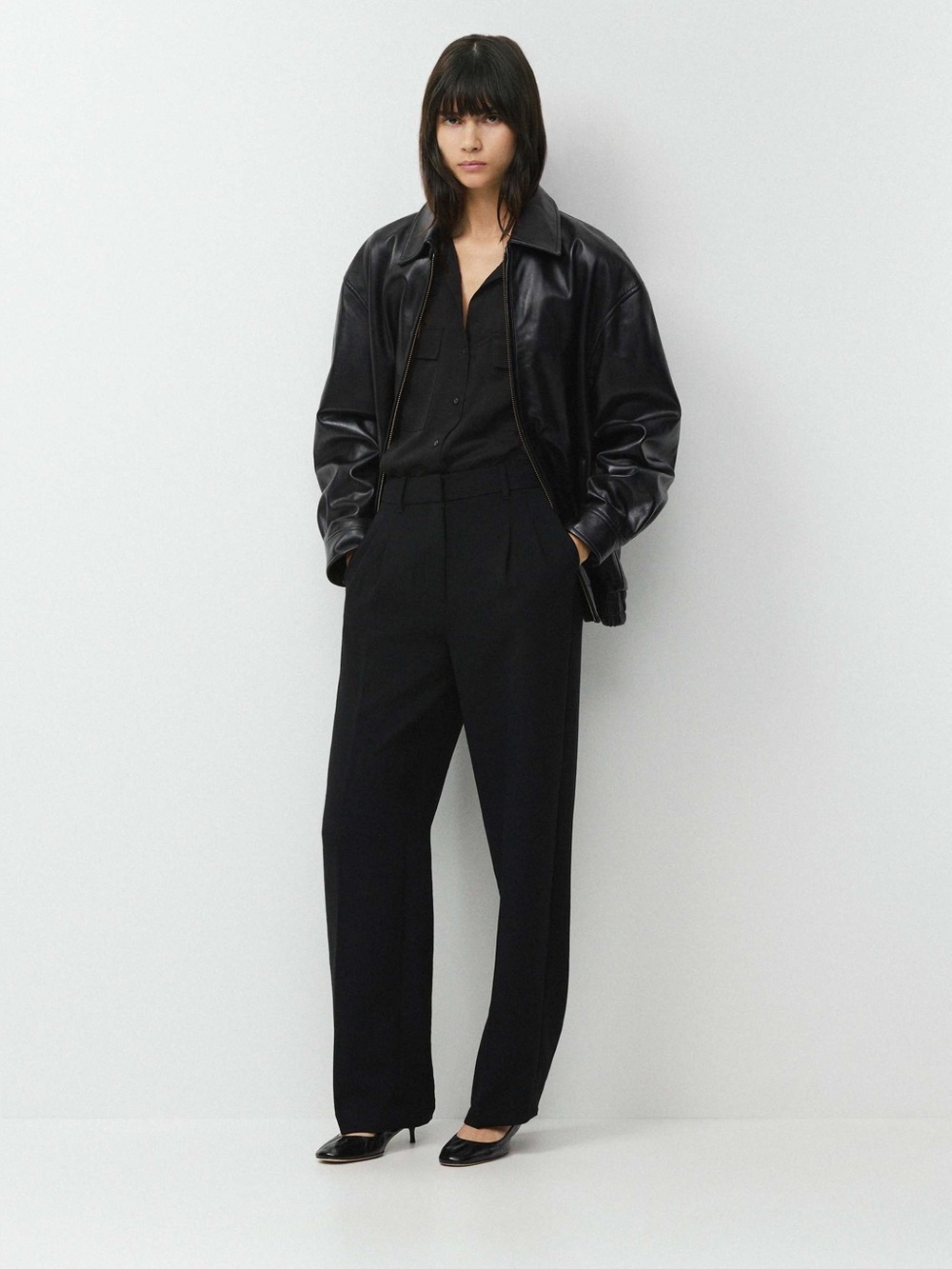 Aritzia Wilfred High-Rise Wide Leg Women's Pants Trousers in Black